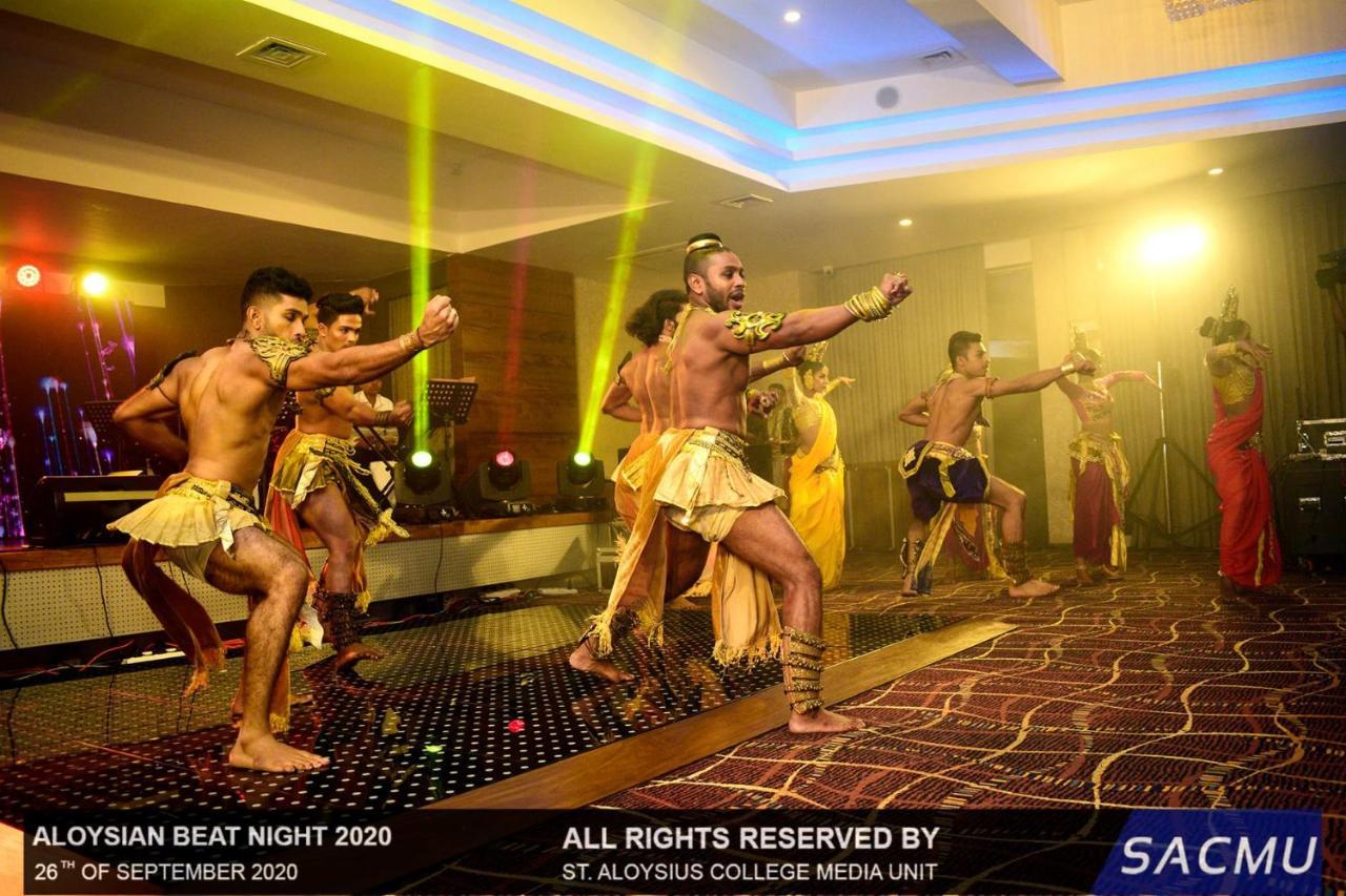 רטנאפורה Kethumathee Hotel & Banquet מראה חיצוני תמונה