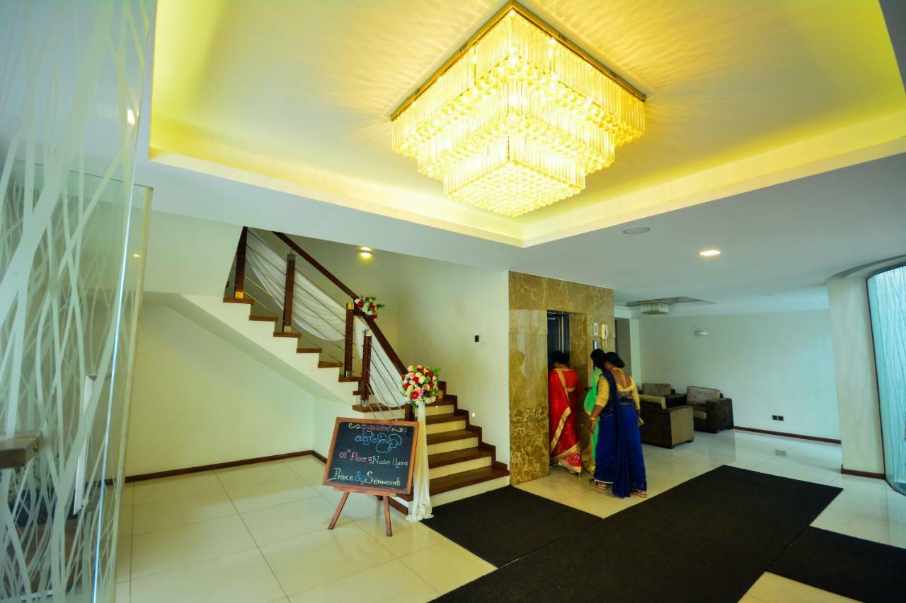 רטנאפורה Kethumathee Hotel & Banquet מראה חיצוני תמונה